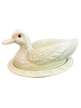 VTG Green Milk Glass Duck On A Nest Covered Dish Tiffin Glass Eyes